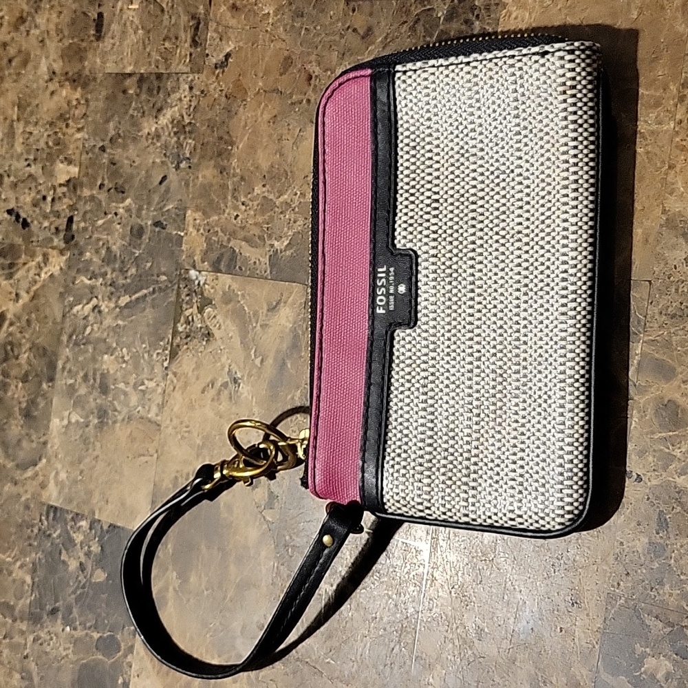 Fossil Wristlet Wallet